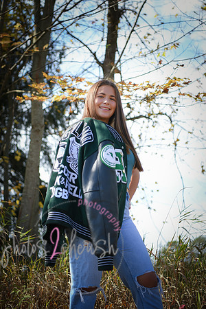 Rylie [senior photos] 480