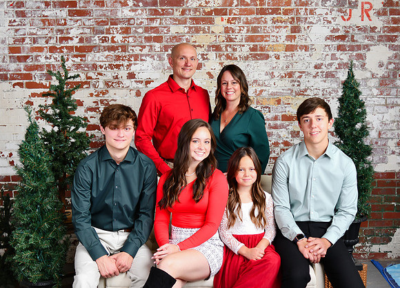 December Family Cover 008