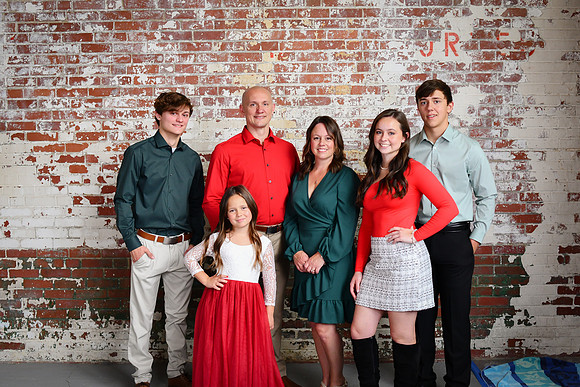December Family Cover 044