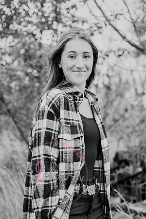 Carmella [MHS Class of 2025] proofs 005