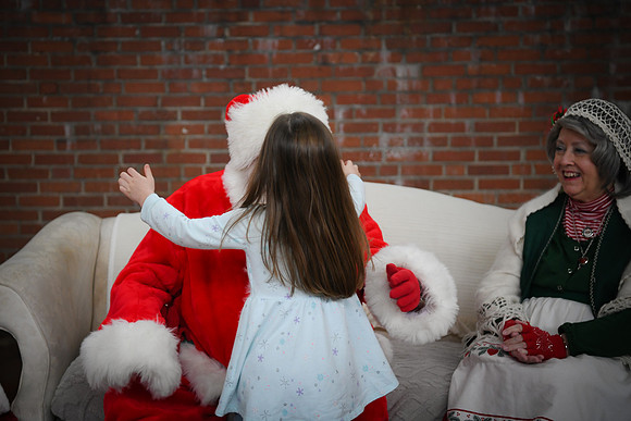 CGW Santa Photos [Amelia] 10
