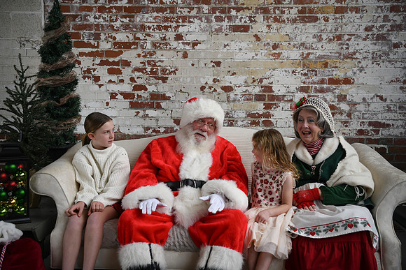 2024 Santa [Stefanik] 07
