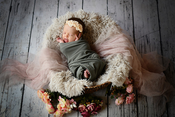 Delaney [newborn] 045