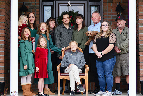 Lora Family 002