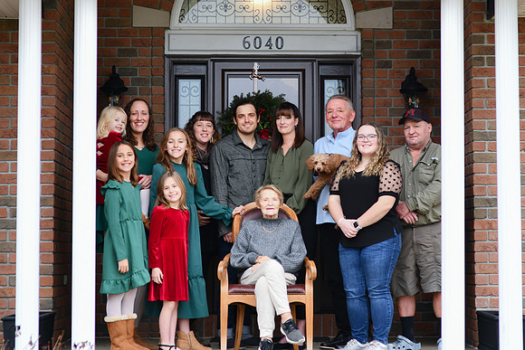 Lora Family 001