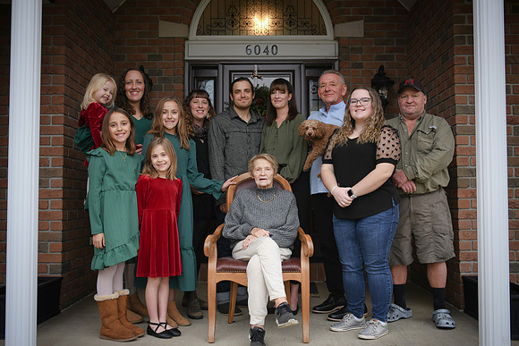Lora Family 006