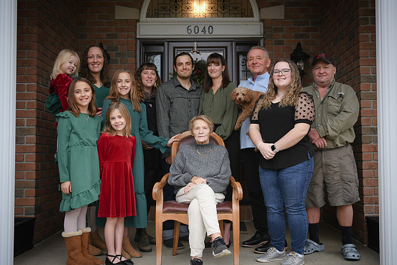Lora Family 007
