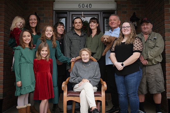 Lora Family 009