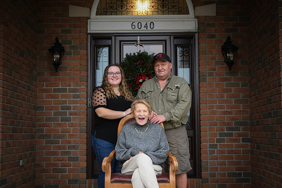 Lora Family 012