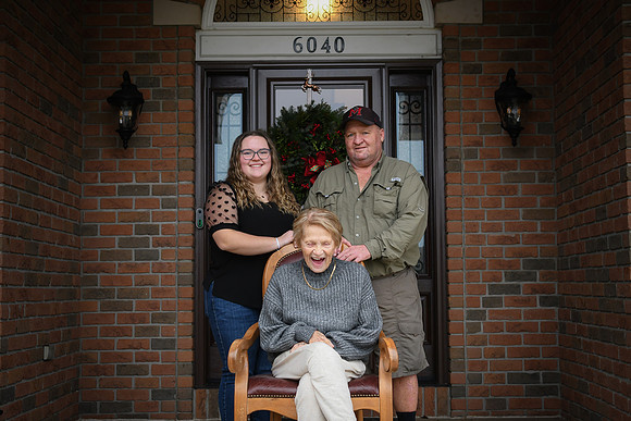 Lora Family 013