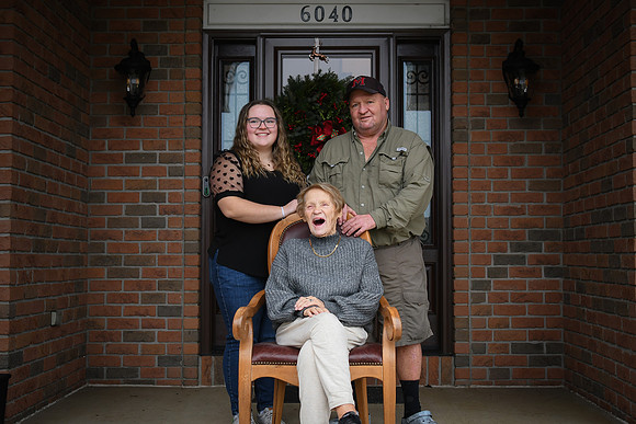 Lora Family 014
