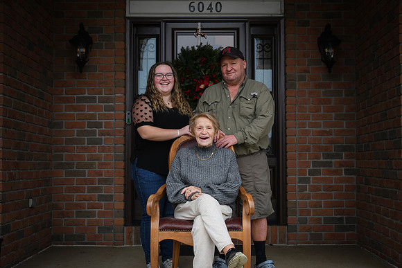 Lora Family 015