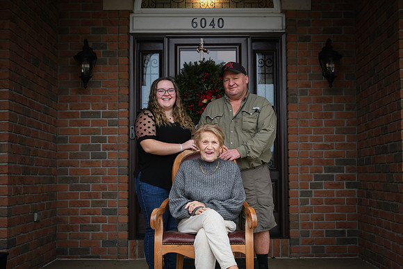 Lora Family 017