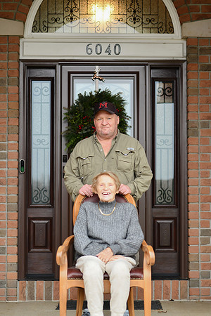 Lora Family 025
