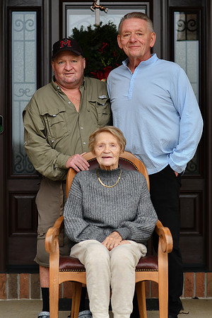 Lora Family 034