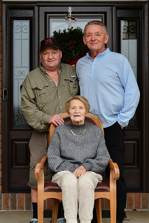 Lora Family 036