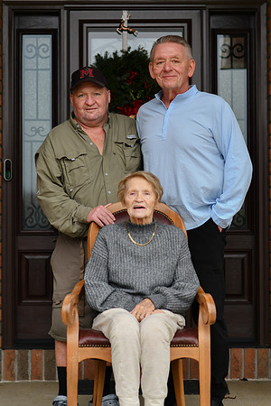 Lora Family 037