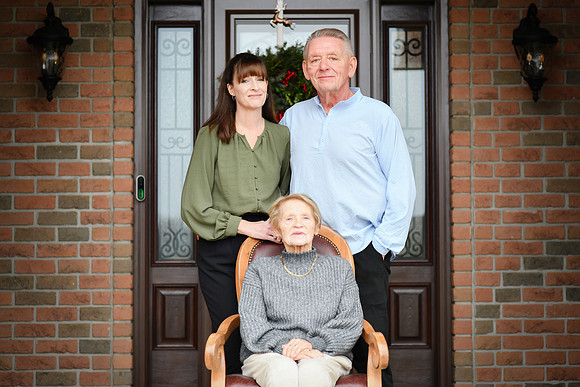 Lora Family 043