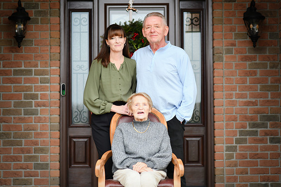 Lora Family 045