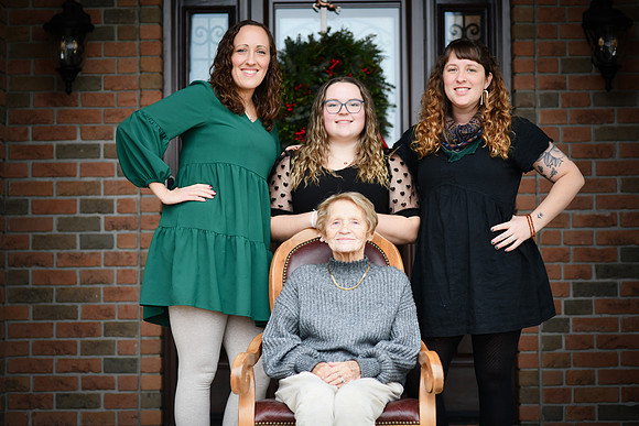 Lora Family 046
