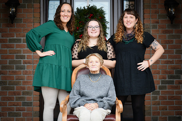Lora Family 047