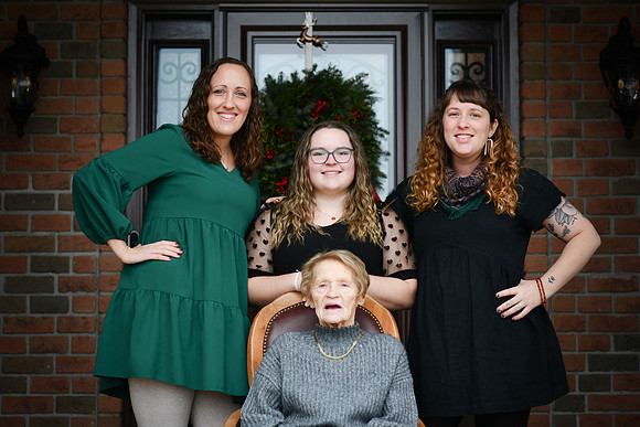 Lora Family 049