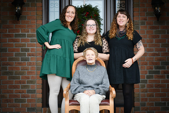 Lora Family 050