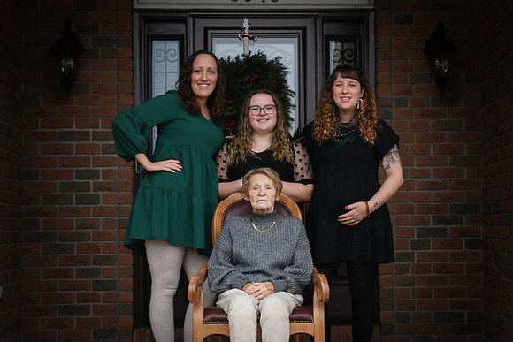 Lora Family 051