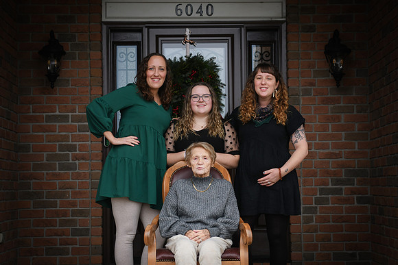 Lora Family 053