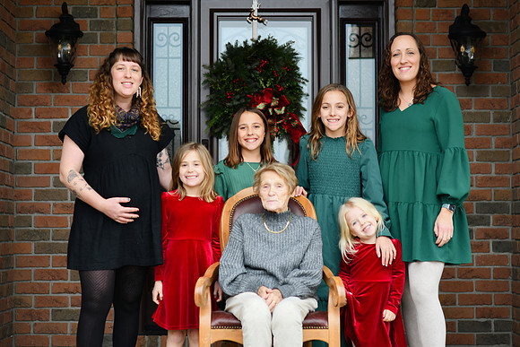 Lora Family 055