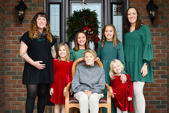 Lora Family 056