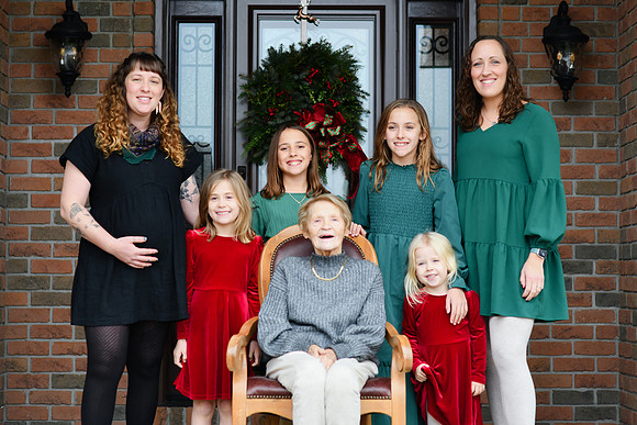 Lora Family 060