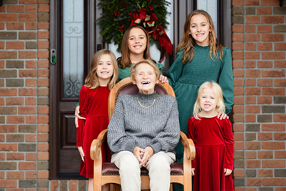 Lora Family 067