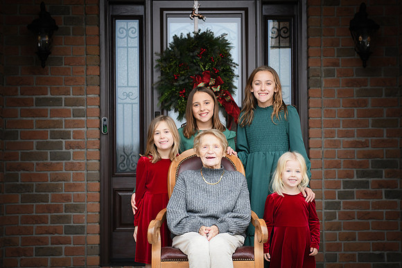 Lora Family 073