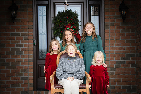 Lora Family 074