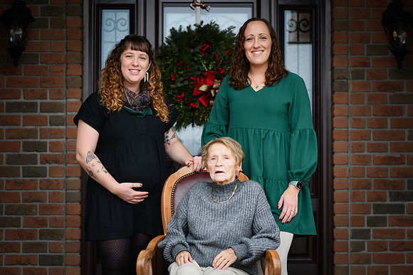 Lora Family 075