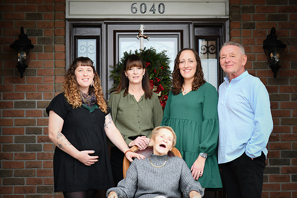 Lora Family 079