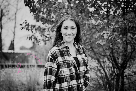 Carmella [MHS Class of 2025] proofs 008