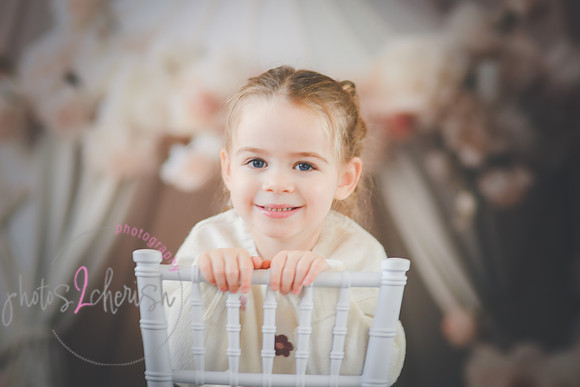 Gwen [turns 3] 086