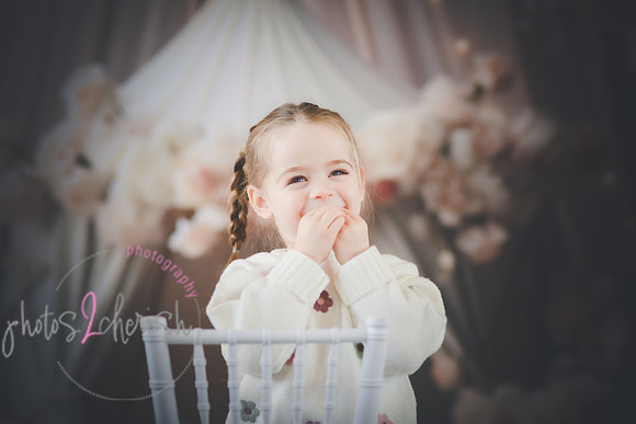 Gwen [turns 3] 093