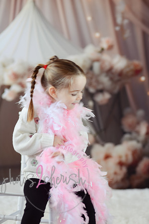 Gwen [turns 3] 133