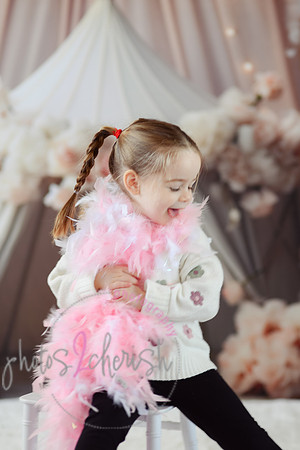 Gwen [turns 3] 137