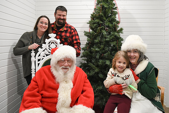 Santa Family 09