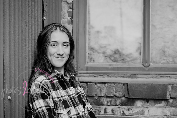 Carmella [MHS Class of 2025] proofs 049