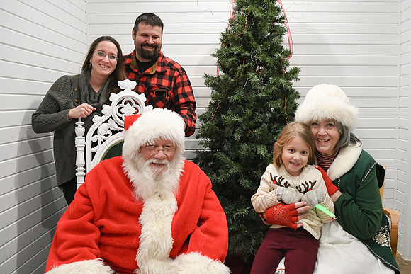 Santa Family 08