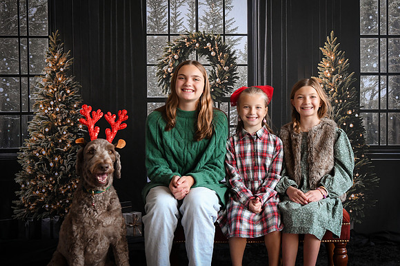 Sublett Family [Holiday 2024] 28