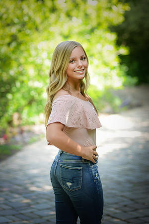 senior pics peek 20