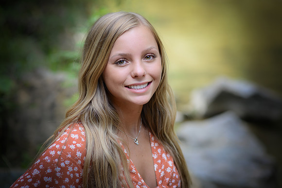 senior pics peek 45
