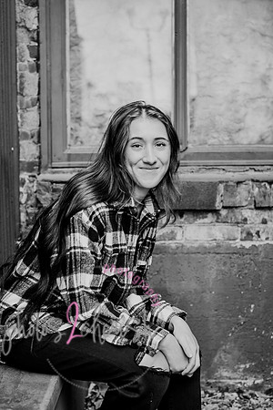 Carmella [MHS Class of 2025] proofs 039