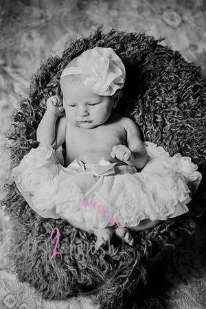 Amelia [newborn] images 065